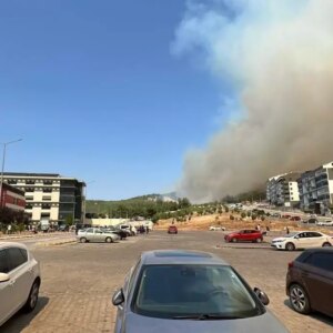 canakkalede orman yangini hastaneye yaklasti yasli bakim merkezi bosaltildi lfEbJBdx