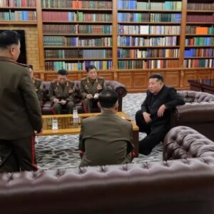 kim jong un kursk cephesindeki basarilari kutladi Hv8AsYdH