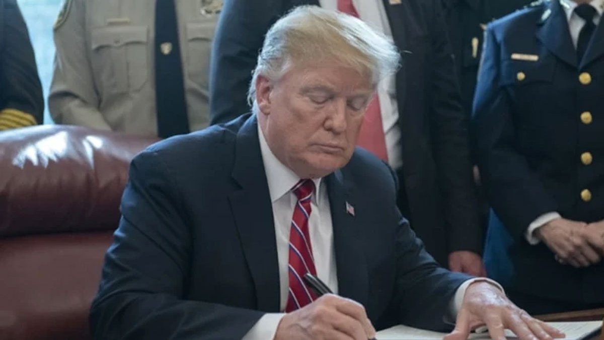 abdde yasamak ve calismak artik hayal oldu trump resmen onayladi v83QiUO8