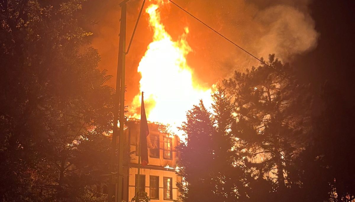 tarihi konak yanginina iki tutuklama s2bkQGcI