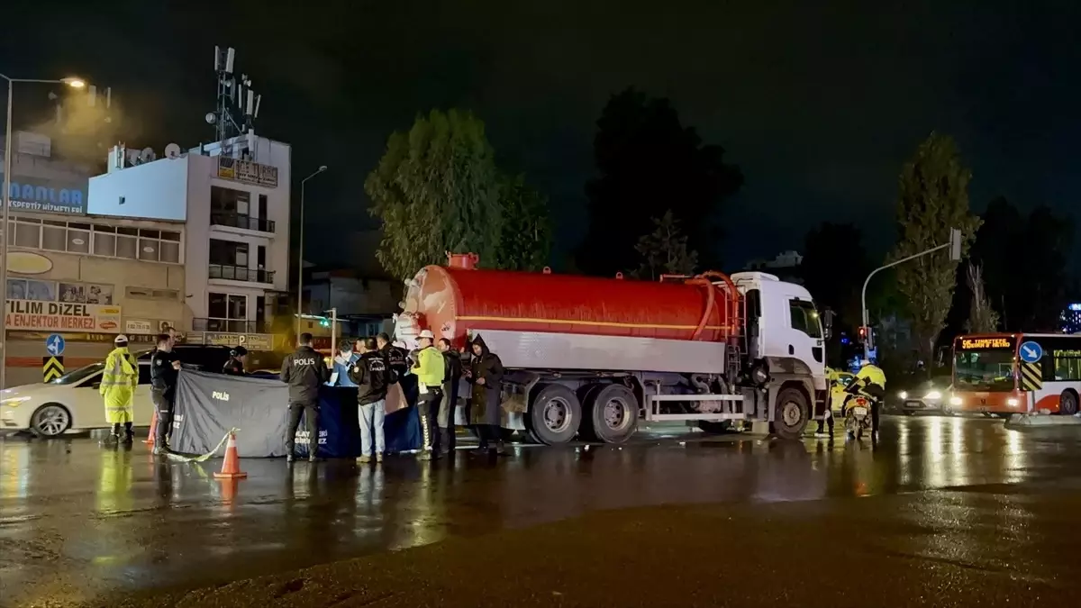 bornovada motosiklet kazasi surucu hayatini kaybetti SJqhdDLQ