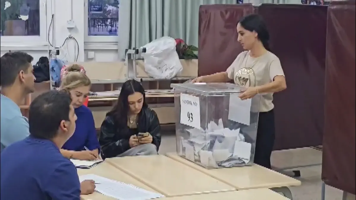 kktcde cumhurbaskani seciminde oy sayim sureci basladi YwRD4Awk.jpg