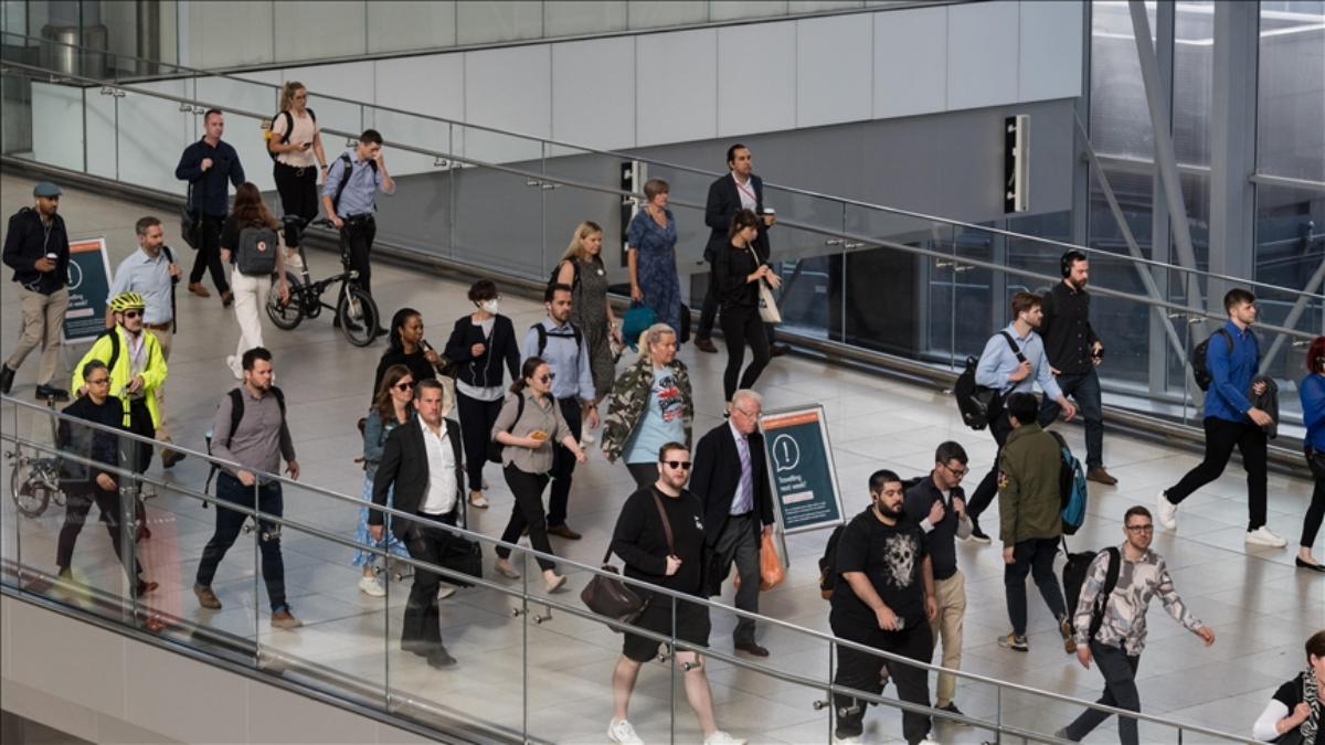 yapay zeka etkisi buyuk sirketler onbinlerce calisanini isten cikariyor RJUhKfnA.jpg