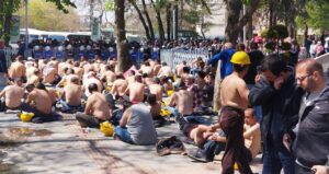 iscilerin-maasinin-4te-1i-odendi-8EE1PhWV