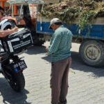 hafriyat-tasirken-yolu-kirletti-cezadan-kurtulamadi-2LjM8YnP