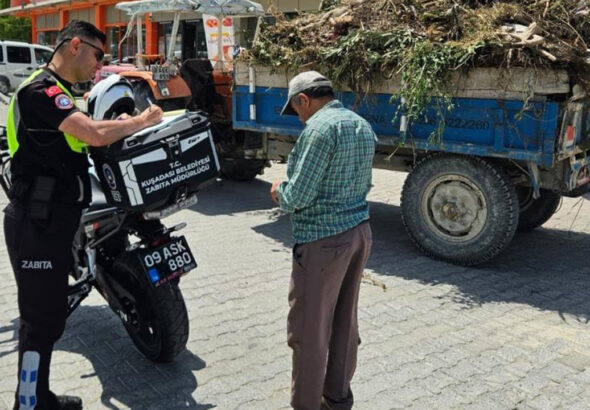 hafriyat-tasirken-yolu-kirletti-cezadan-kurtulamadi-2LjM8YnP