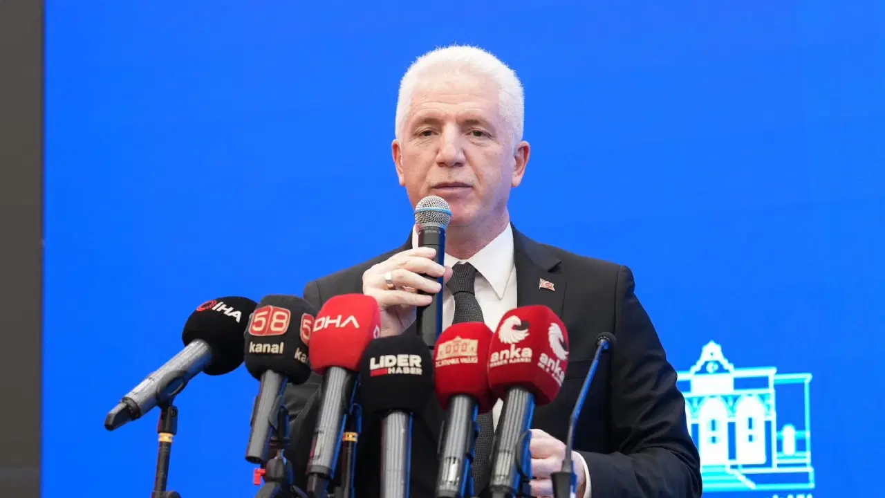İstanbul Valisi Davut Gül’den Belediyelere Sokak Köpekleri İçin Acil Uyarı: “Gerekeni Hızla Yapın”
