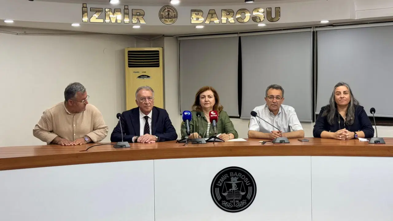 İzmir Barosu’na Açılan Soruşturma Üzerine Tepkiler Büyüyor