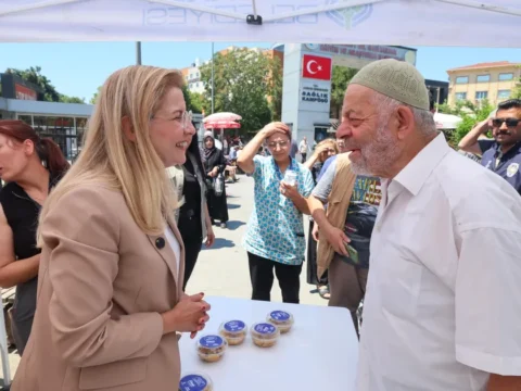 Istanbul bakirkoyde binlerce kisiye asure ikrami WClGwqWW